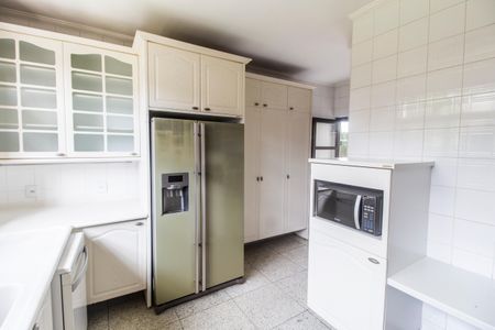 Apartamento para alugar com 480m², 4 quartos e 3 vagas Apartamento para alugar com 480m², 4 quartos e 3 vagasCozinha