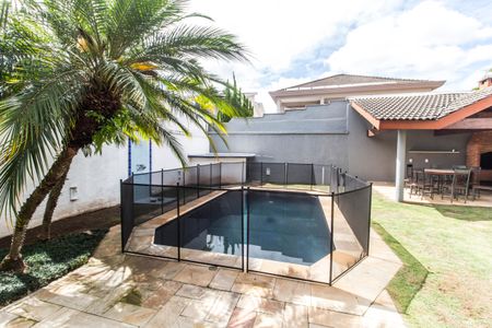 Apartamento para alugar com 480m², 4 quartos e 3 vagas Apartamento para alugar com 480m², 4 quartos e 3 vagasPiscina