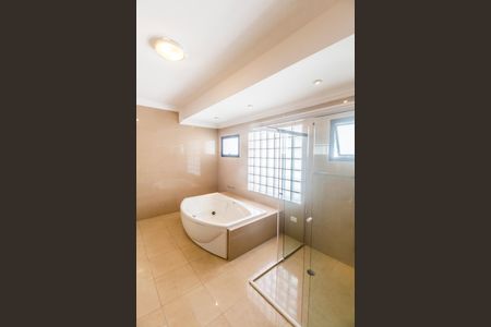 Apartamento para alugar com 480m², 4 quartos e 3 vagas Apartamento para alugar com 480m², 4 quartos e 3 vagasBanheiro da Suíte