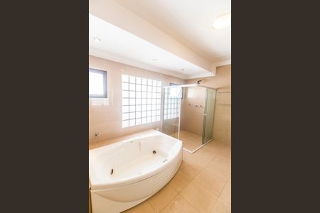 Apartamento para alugar com 480m², 4 quartos e 3 vagas Apartamento para alugar com 480m², 4 quartos e 3 vagasBanheiro da Suíte