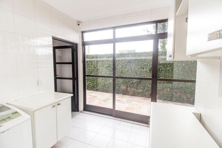 Apartamento para alugar com 480m², 4 quartos e 3 vagas Apartamento para alugar com 480m², 4 quartos e 3 vagasÁrea de Serviço