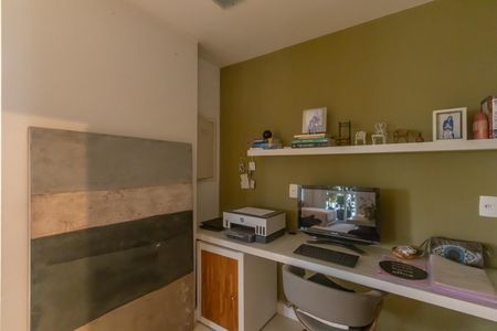 Apartamento à venda com 125m², 3 quartos e 3 vagasEscritório