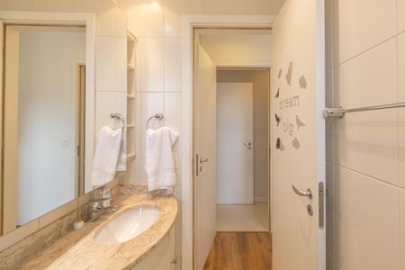 Apartamento à venda com 125m², 3 quartos e 3 vagasBanheiro da Suíte 3