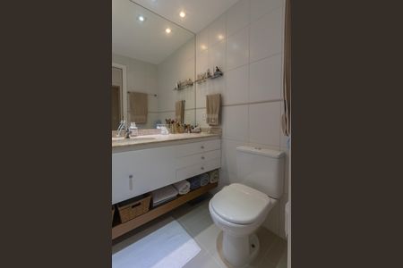 Apartamento à venda com 125m², 3 quartos e 3 vagasBanheiro da Suíte 2