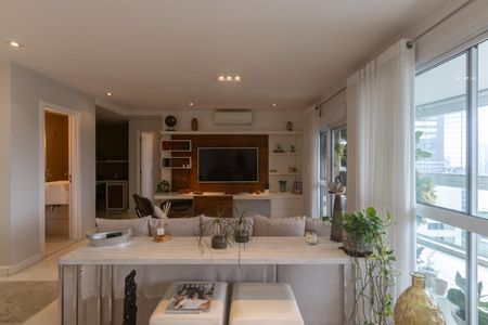 Sala de apartamento à venda com 3 quartos, 125m² em Vila Olímpia, São Paulo