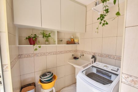 Casa à venda com 142m², 2 quartos e sem vagaÁrea de serviço