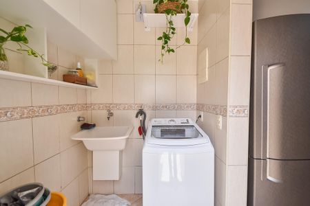 Casa à venda com 142m², 2 quartos e sem vagaÁrea de serviço