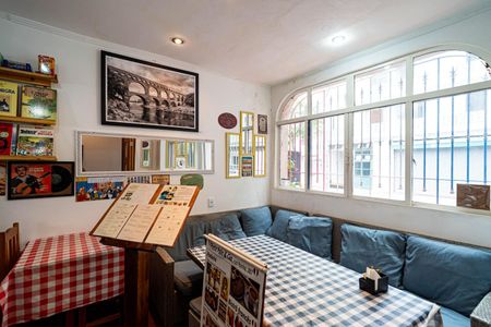 Sala de casa à venda com 2 quartos, 99m² em Bela Vista, São Paulo