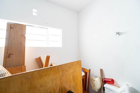 Casa à venda com 99m², 2 quartos e sem vaga Casa à venda com 99m², 2 quartos e sem vagaBanheiro