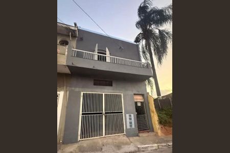 Casa à venda com 150m², 5 quartos e 2 vagas Casa à venda com 150m², 5 quartos e 2 vagasVaranda
