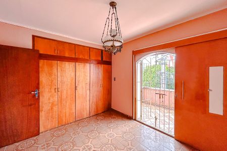 Casa à venda com 180m², 3 quartos e 1 vagaSuíte