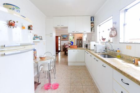 Casa à venda com 410m², 4 quartos e 6 vagas