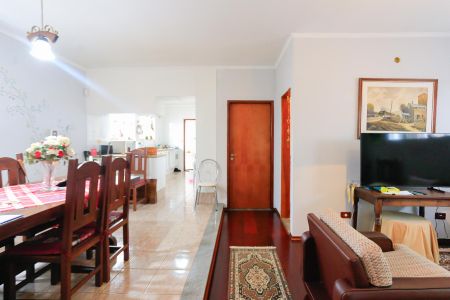 Casa à venda com 410m², 4 quartos e 6 vagas