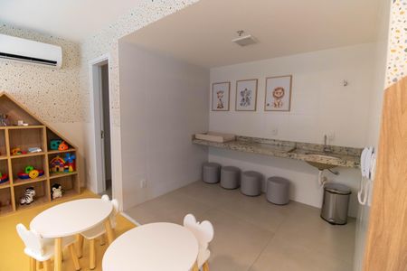 Apartamento à venda com 82m², 2 quartos e 1 vagaÁrea comum