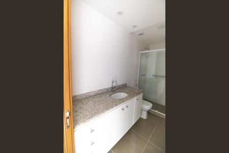 Apartamento à venda com 82m², 2 quartos e 1 vagaBanheiro da Suíte