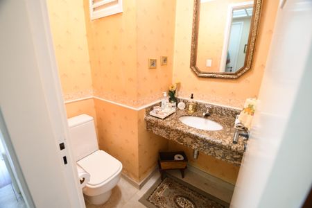 Apartamento à venda com 226m², 4 quartos e 4 vagasLavabo