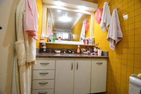 Apartamento à venda com 226m², 4 quartos e 4 vagasBanheiro Suíte