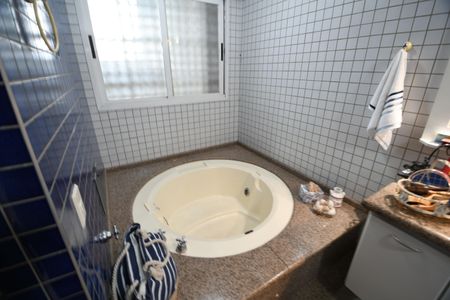 Apartamento à venda com 226m², 4 quartos e 4 vagasBanheiro Suíte