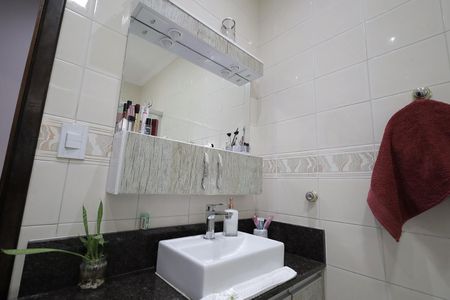 Casa à venda com 125m², 2 quartos e 2 vagas Casa à venda com 125m², 2 quartos e 2 vagasBanheiro