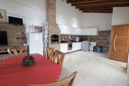 Casa à venda com 125m², 2 quartos e 2 vagas Casa à venda com 125m², 2 quartos e 2 vagasCobertura