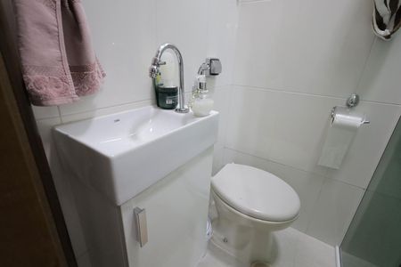 Casa à venda com 125m², 2 quartos e 2 vagas Casa à venda com 125m², 2 quartos e 2 vagasBanheiro Suíte