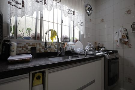 Casa à venda com 125m², 2 quartos e 2 vagas Casa à venda com 125m², 2 quartos e 2 vagasCozinha