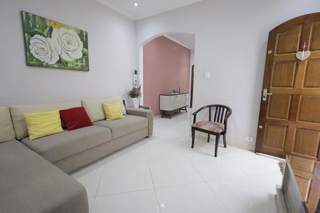 Casa à venda com 125m², 2 quartos e 2 vagas Casa à venda com 125m², 2 quartos e 2 vagasSala