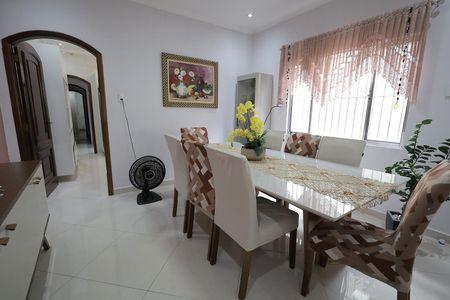 Casa à venda com 125m², 2 quartos e 2 vagas Casa à venda com 125m², 2 quartos e 2 vagasSala de Jantar