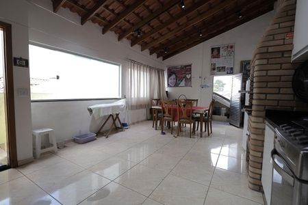 Casa à venda com 125m², 2 quartos e 2 vagas Casa à venda com 125m², 2 quartos e 2 vagasCobertura