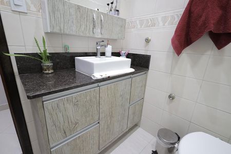 Casa à venda com 125m², 2 quartos e 2 vagas Casa à venda com 125m², 2 quartos e 2 vagasBanheiro
