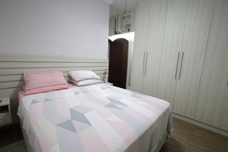 Casa à venda com 125m², 2 quartos e 2 vagas Casa à venda com 125m², 2 quartos e 2 vagasQuarto Suíte