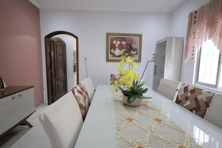 Casa à venda com 125m², 2 quartos e 2 vagas Casa à venda com 125m², 2 quartos e 2 vagasSala de Jantar