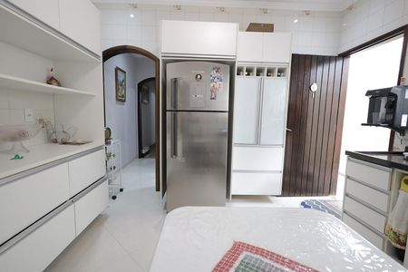 Casa à venda com 125m², 2 quartos e 2 vagas Casa à venda com 125m², 2 quartos e 2 vagasCozinha