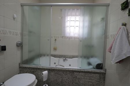 Casa à venda com 125m², 2 quartos e 2 vagas Casa à venda com 125m², 2 quartos e 2 vagasBanheiro