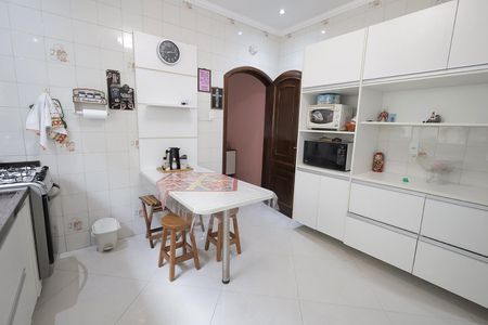 Casa à venda com 125m², 2 quartos e 2 vagas Casa à venda com 125m², 2 quartos e 2 vagasCozinha