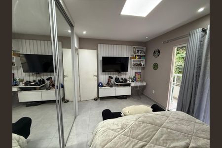 Casa de condomínio para alugar com 214m², 3 quartos e 2 vagasQuarto