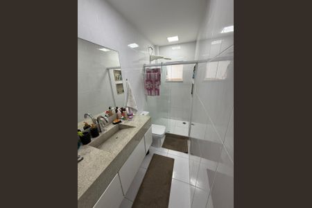 Casa de condomínio para alugar com 214m², 3 quartos e 2 vagasBanheiro