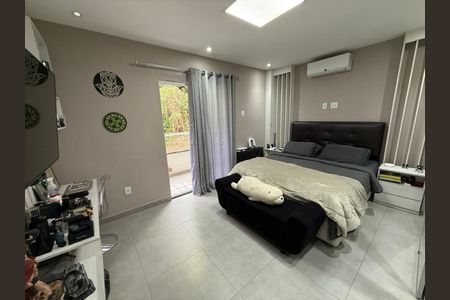 Casa de condomínio para alugar com 214m², 3 quartos e 2 vagasQuarto