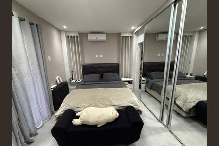 Casa de condomínio para alugar com 214m², 3 quartos e 2 vagasQuarto
