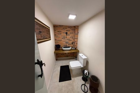 Casa de condomínio para alugar com 214m², 3 quartos e 2 vagasBanheiro