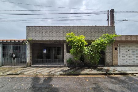 Casa à venda com 190m², 3 quartos e 2 vagasFachada