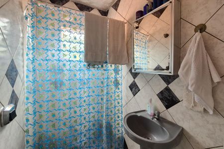 Casa à venda com 190m², 3 quartos e 2 vagascasa 2  - banheiro social