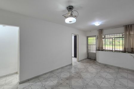 Casa à venda com 190m², 3 quartos e 2 vagasSala