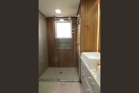 Apartamento à venda com 147m², 3 quartos e 2 vagasSuíte 1 Banheiro 