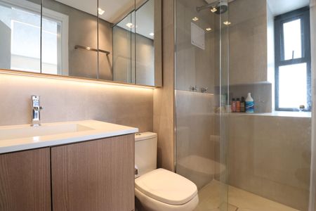 Banheiro de kitnet/studio para alugar com 1 quarto, 40m² em Pompeia, São Paulo