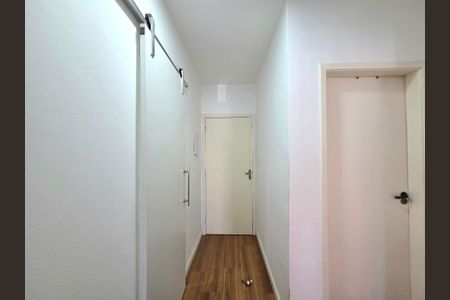 Apartamento à venda com 76m², 2 quartos e sem vagaCorredor