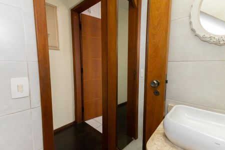 Casa à venda com 171m², 4 quartos e 2 vagasLavabo