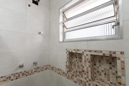 Casa à venda com 171m², 4 quartos e 2 vagasBanheiro 1