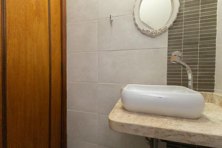 Casa à venda com 171m², 4 quartos e 2 vagasLavabo