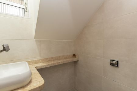 Casa à venda com 171m², 4 quartos e 2 vagasLavabo